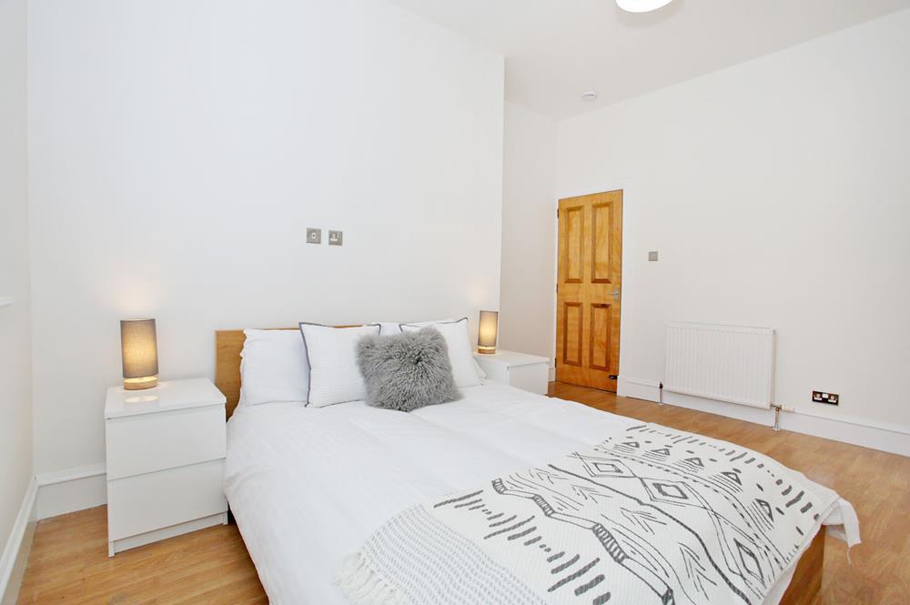 10 LAMOND - BED 1 (2)