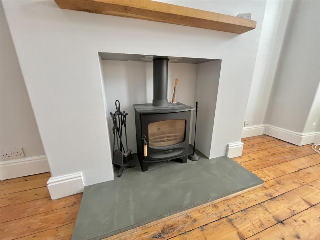 Lounge Fireplace Feature