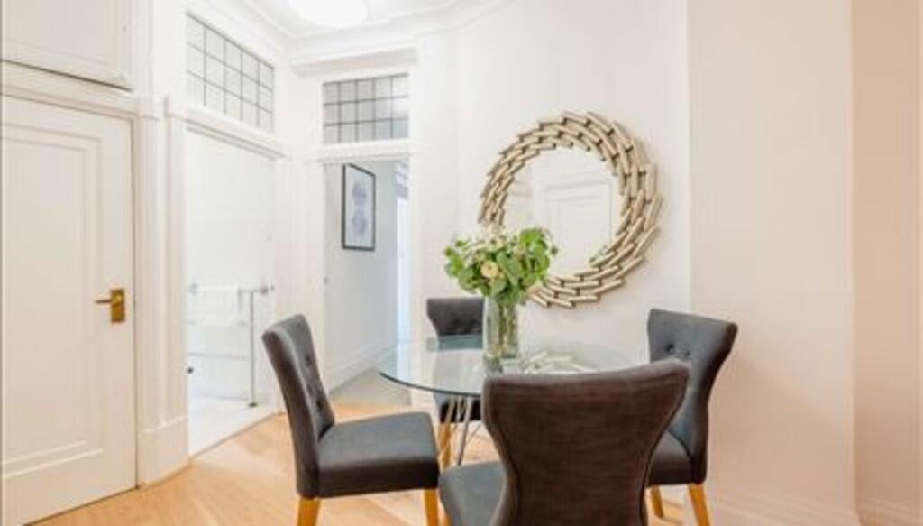 ss_p1065_63743042...