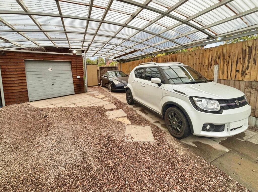 Carport &amp; Garage