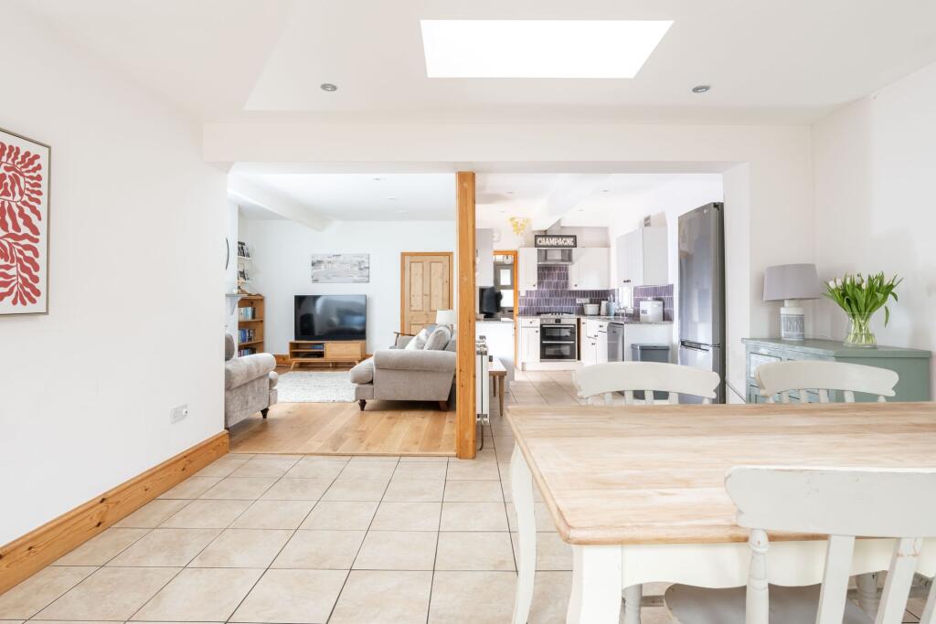 Kitchen/dining