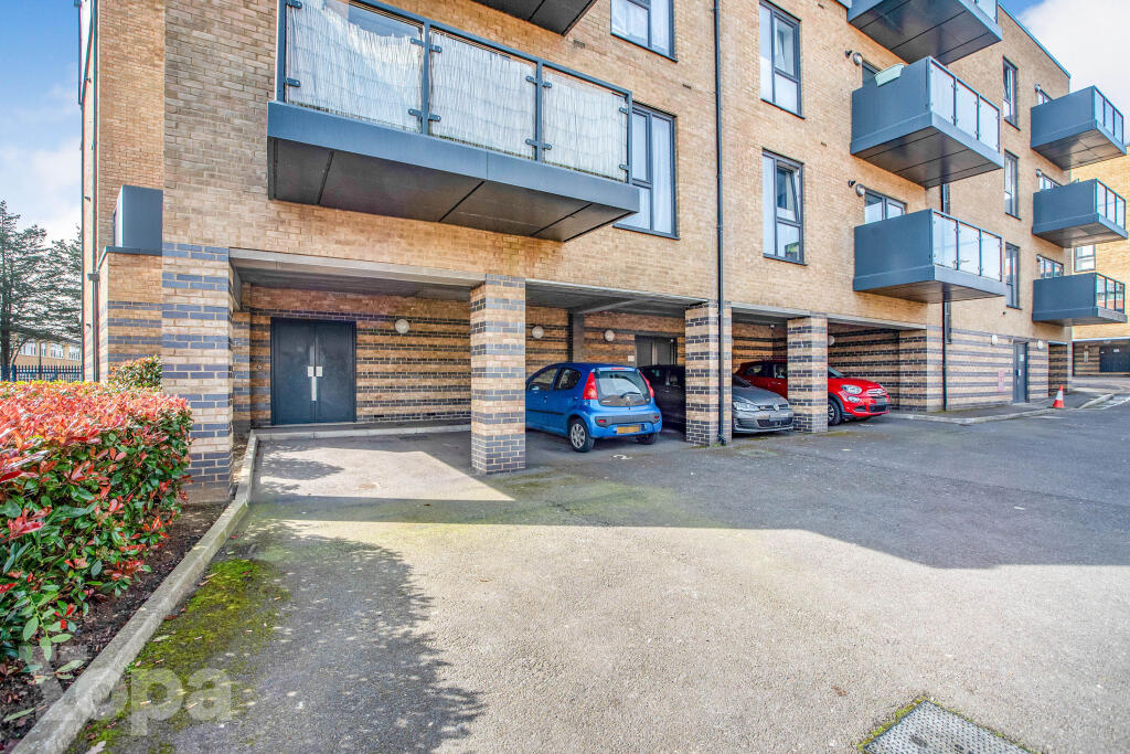 Rear Exterior/Parking