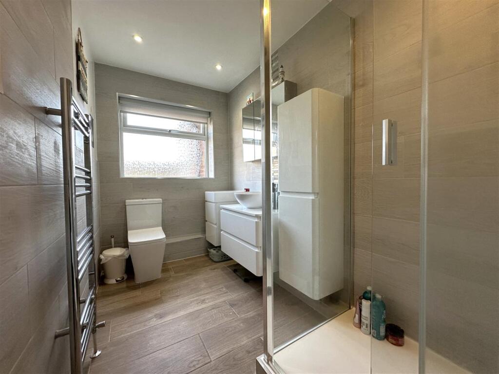 Stylish Shower Room 466