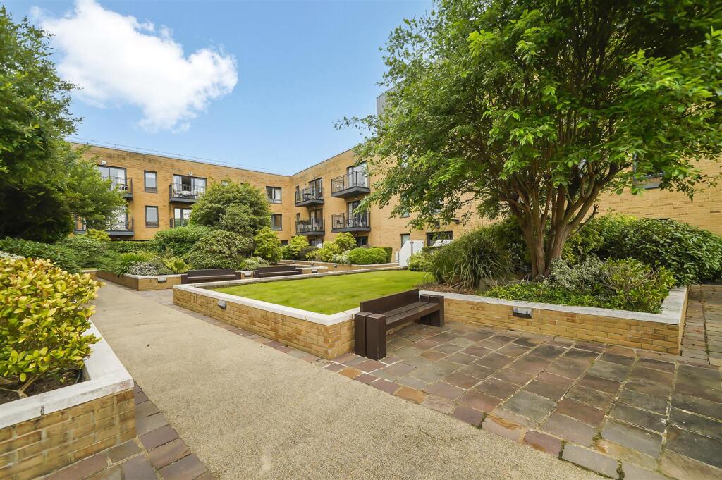 11 Johnson Court, 43 Meadowside - BQ9fsl1clZhKyka8