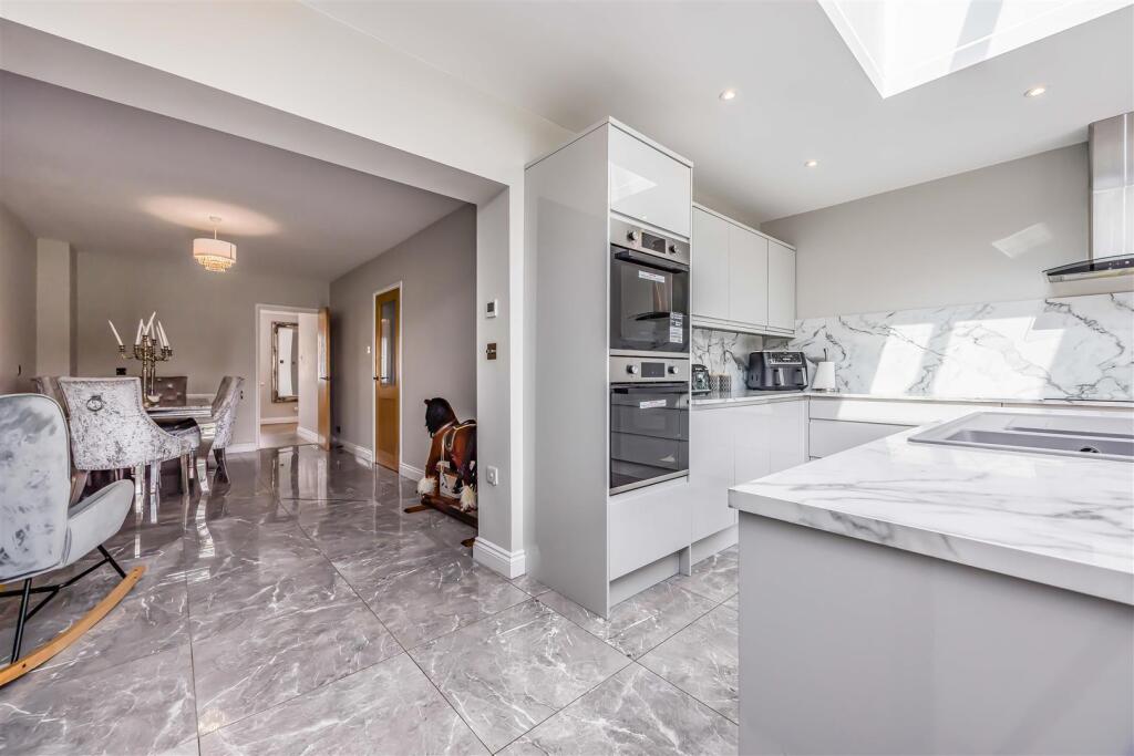 53 Fourth Avenue, Havant-Small-PorticoMarketing-So