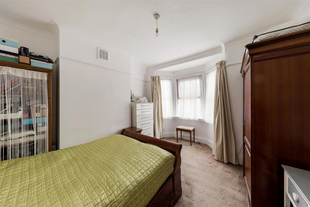 Shortlands Road, E10