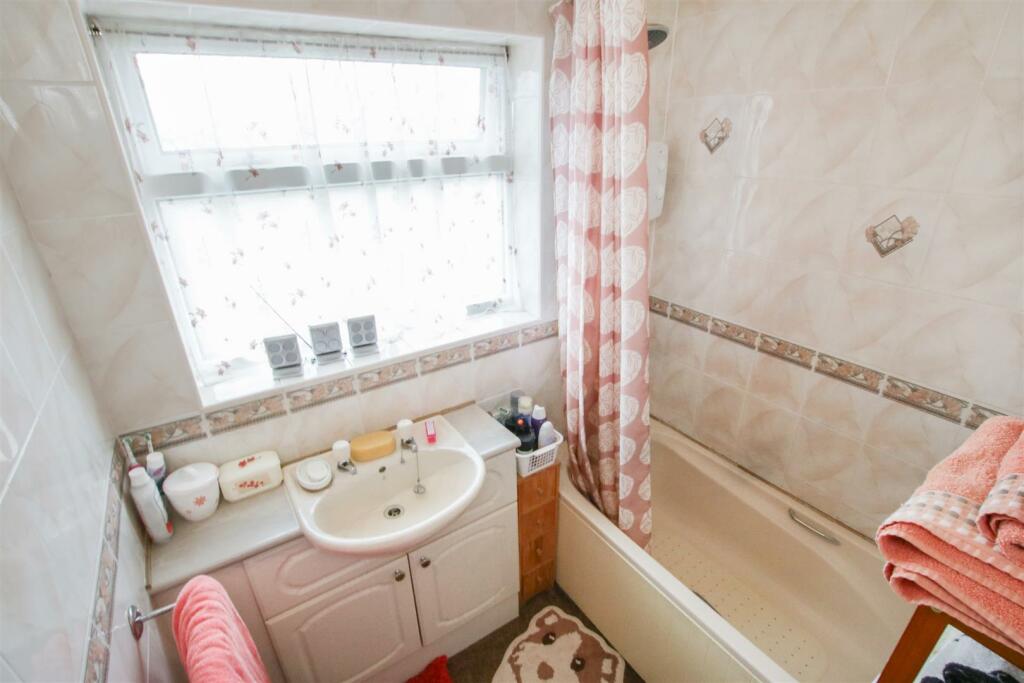 HOUSE BATHROOM