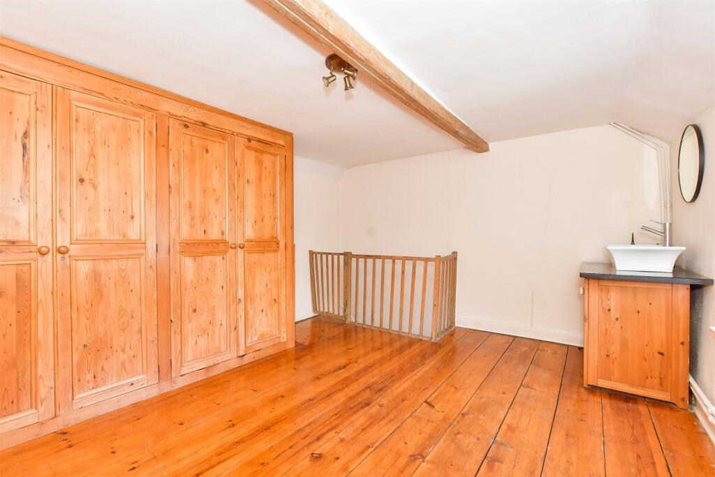 Dressing Room/ Bedroom 4