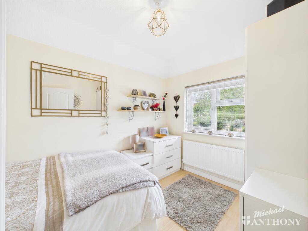 CAM02773G0-PR0302-STILL006