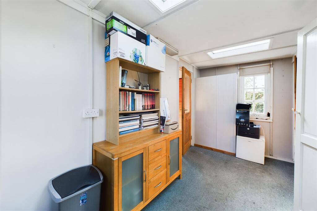 The Shop, The Common Patchway, Bristol, BS34 6AL |