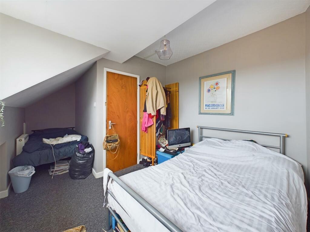 CAM02745G0-PR0121-STILL018.jpg