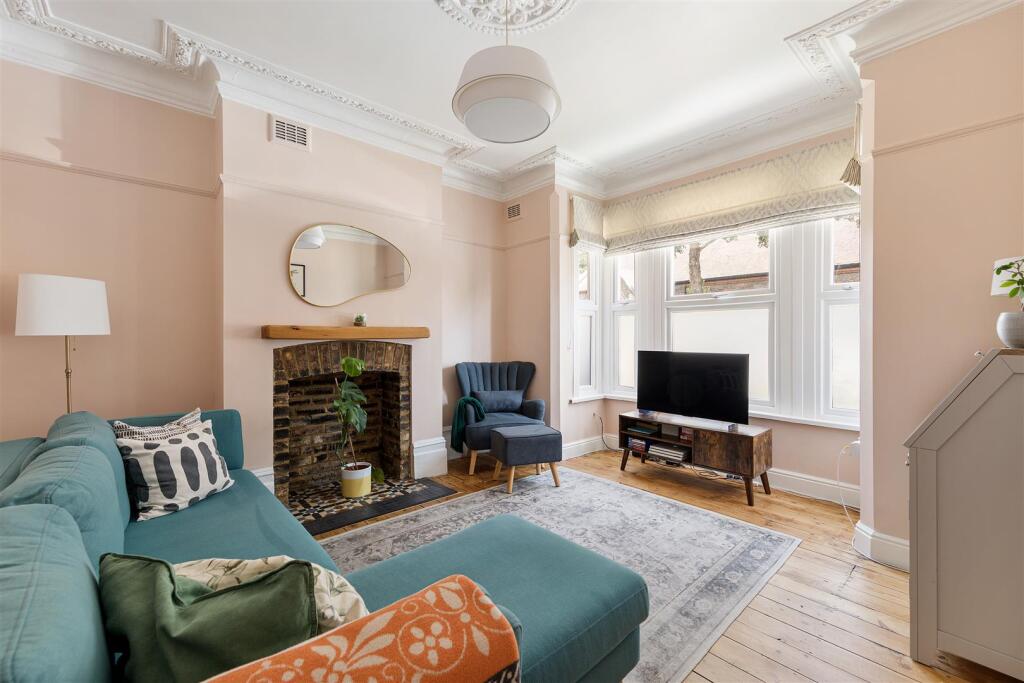 Francis Road, E10