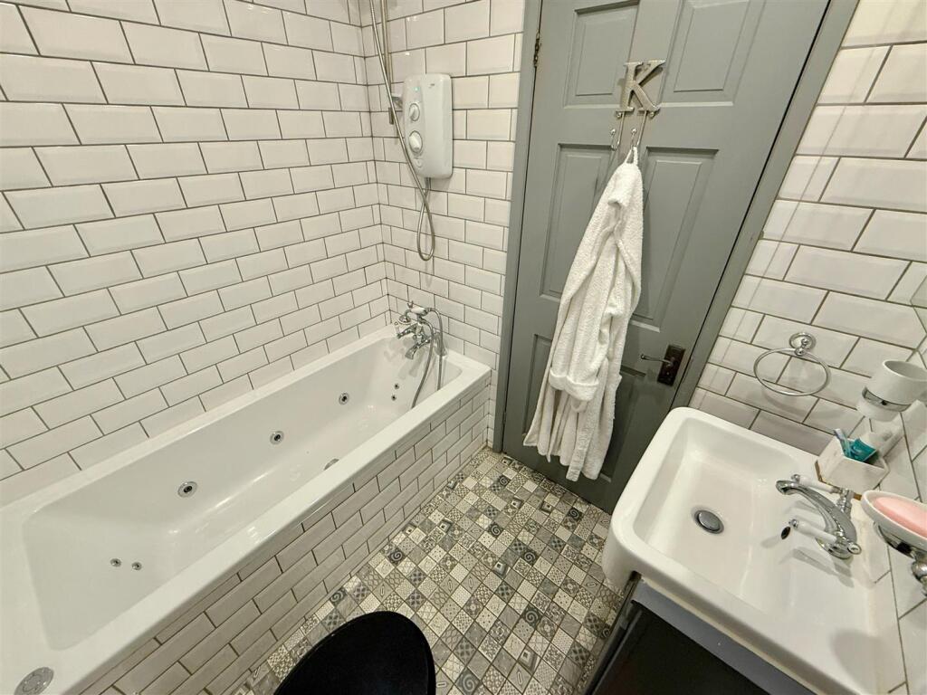 Ground Floor Bathroom