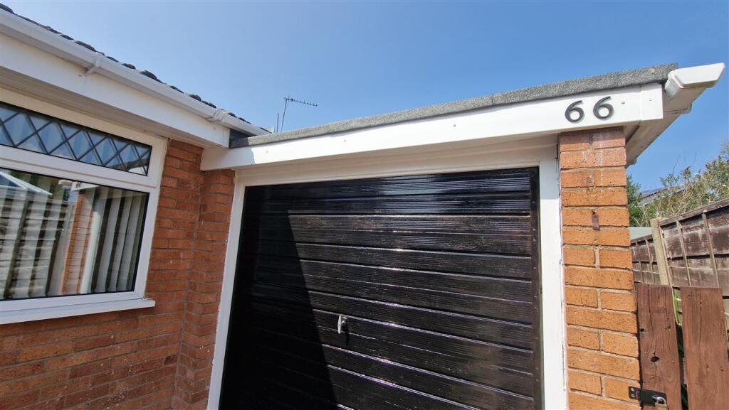 Garage &amp;