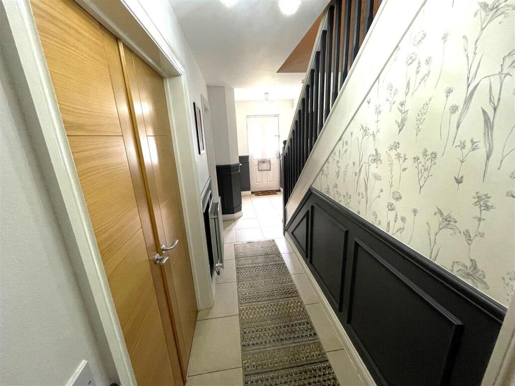 Hall 2.jpg