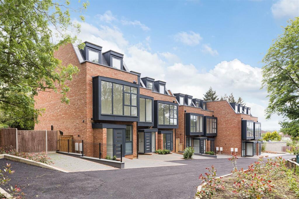 Pino Way