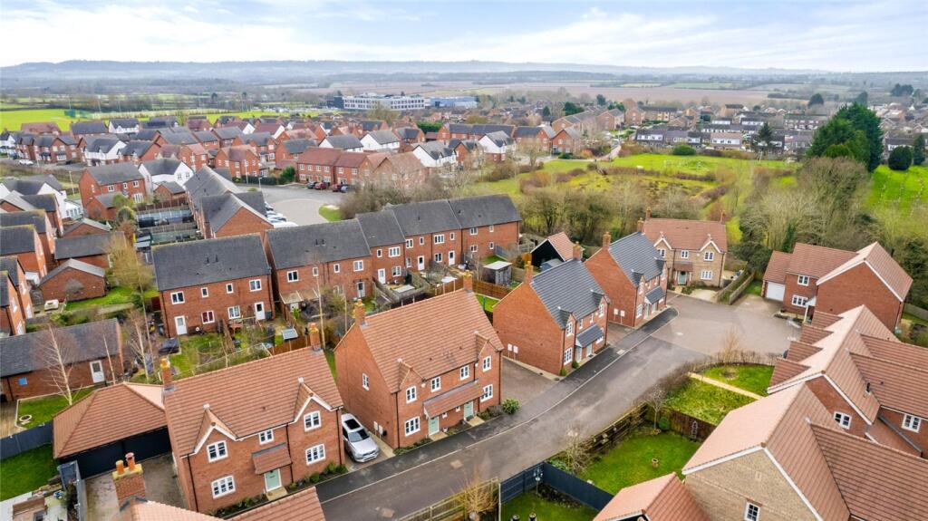 Low Drone To Kineton