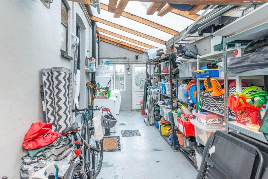 DOWNSTAIRS W.C AND SIDE STORE/UTILITY