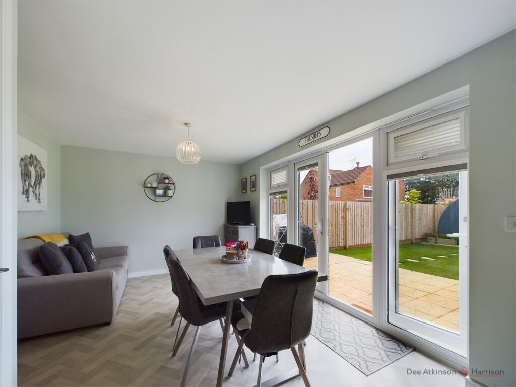 Kitchen/Dining Area