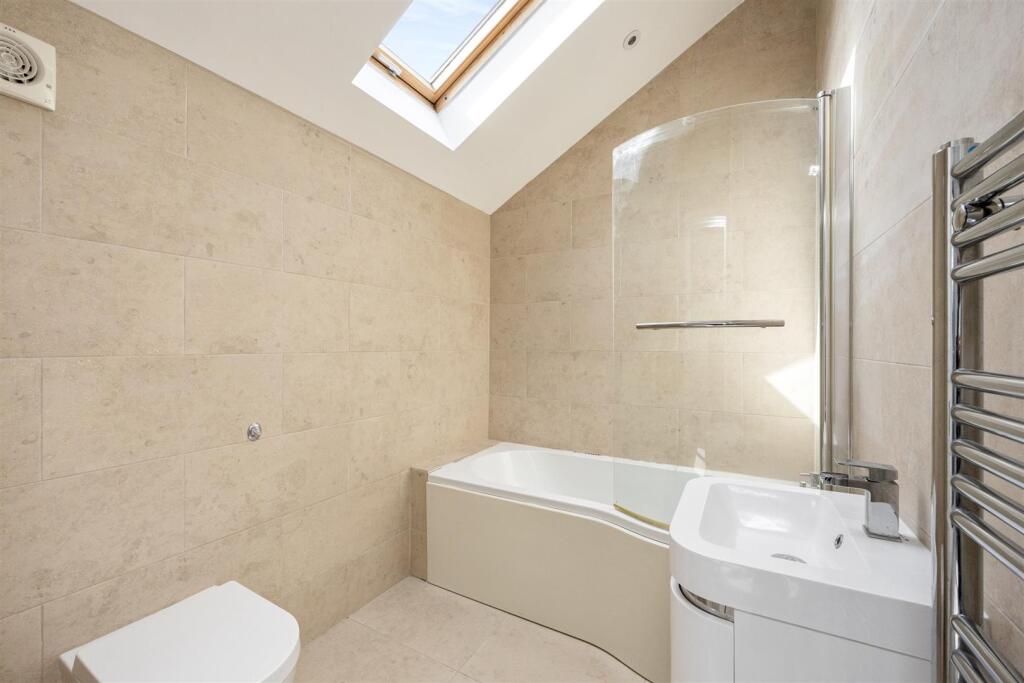 En-suite Bathroom/WC