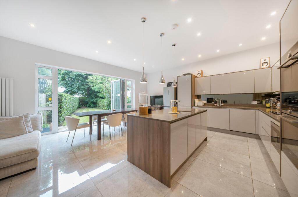 1303198-15-683f05...