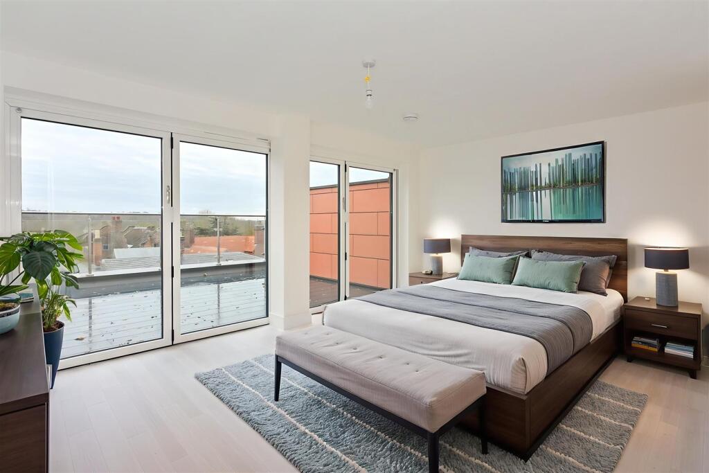 27YarmouthRoad-45 - Bedroom - Modern - 1.jpg