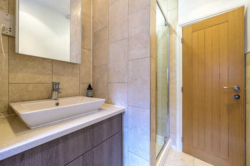 En-Suite to Bedro...