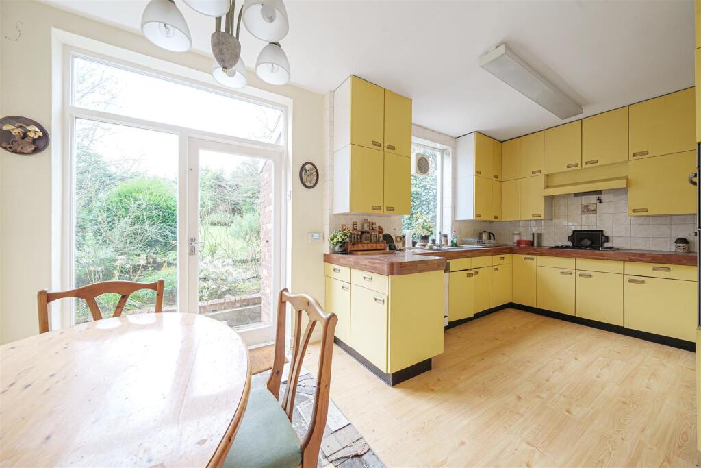 Kitchen Breakfast Room.jpg