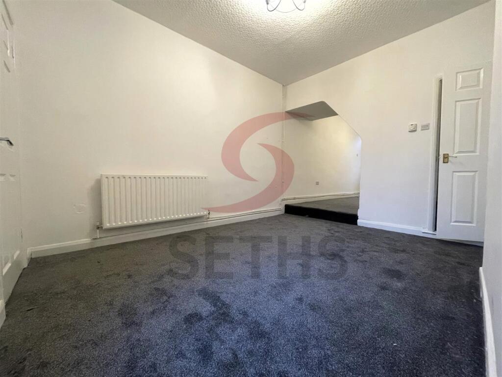 DINING ROOM 2.jpg