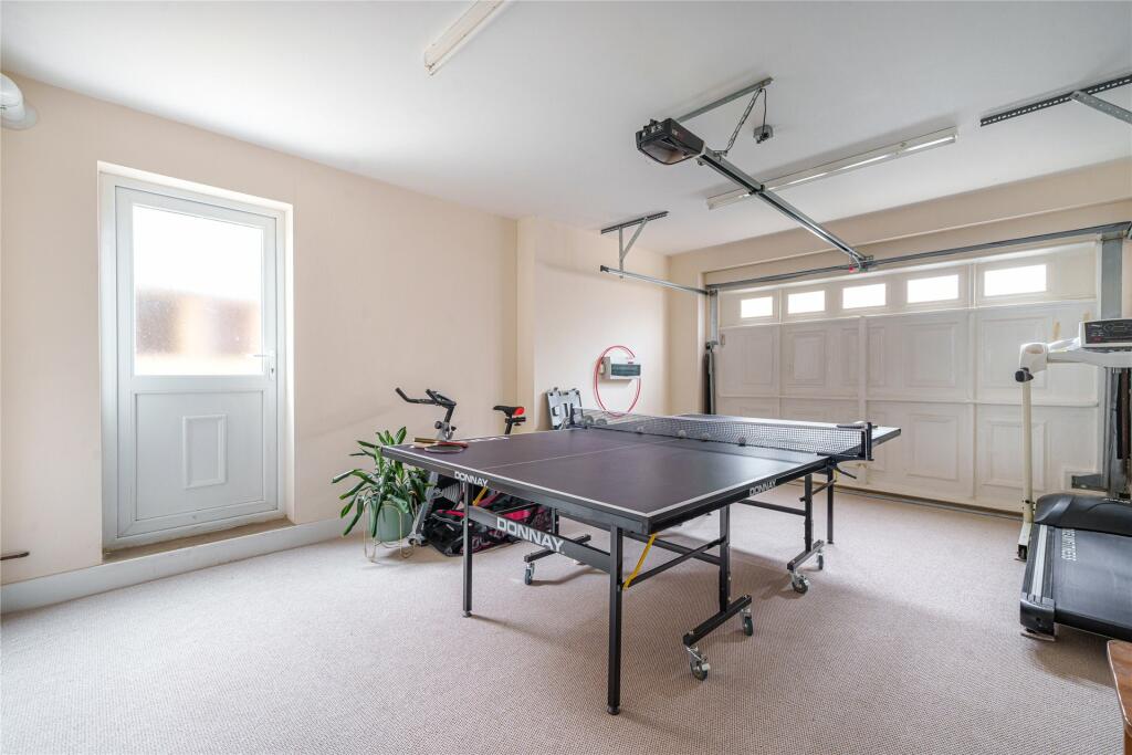 Garage/Games Room