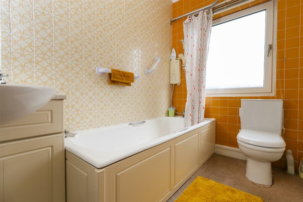 Bramleys Estate Agents - Exley Lane - Halifax (22)