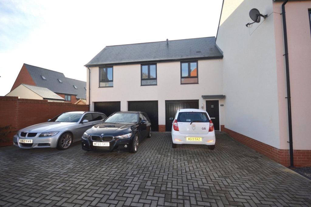 Garage/Parking