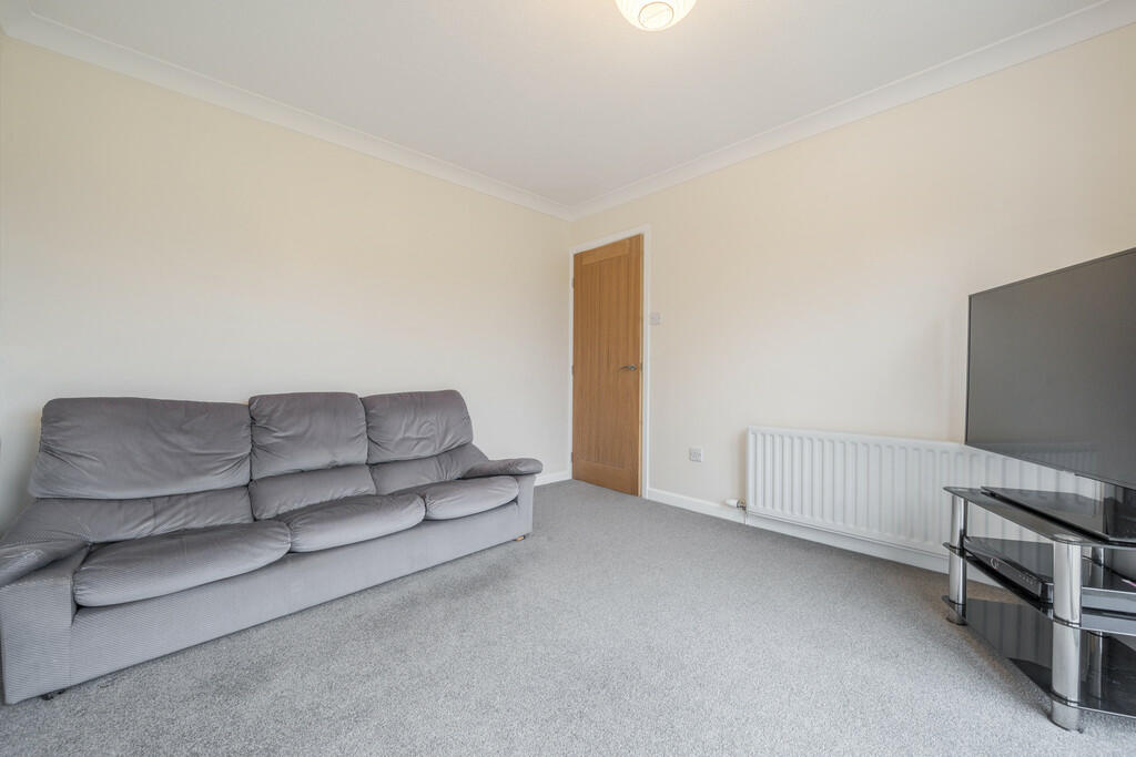 Bedroom Two / Sit...