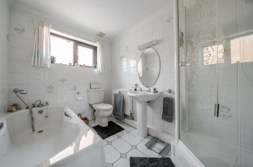 3-6823346ac4ea8-1...