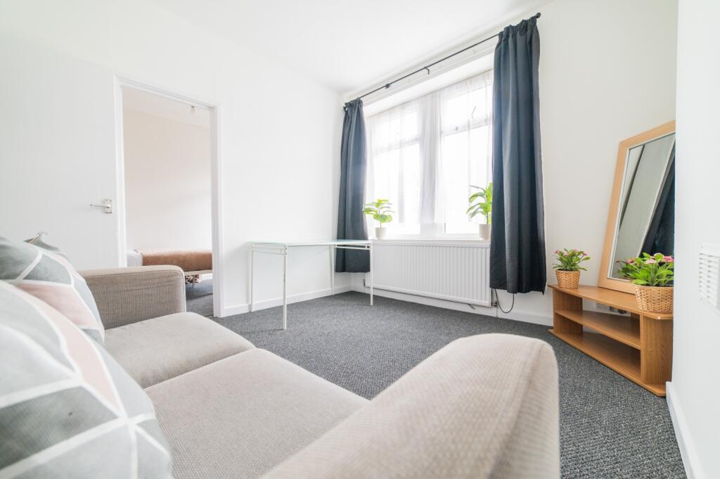 Call 02920 668585 to secure your viewing _4