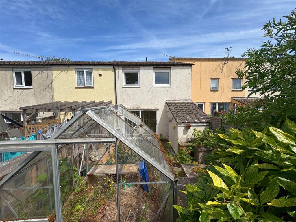 Rear view of property.jpg