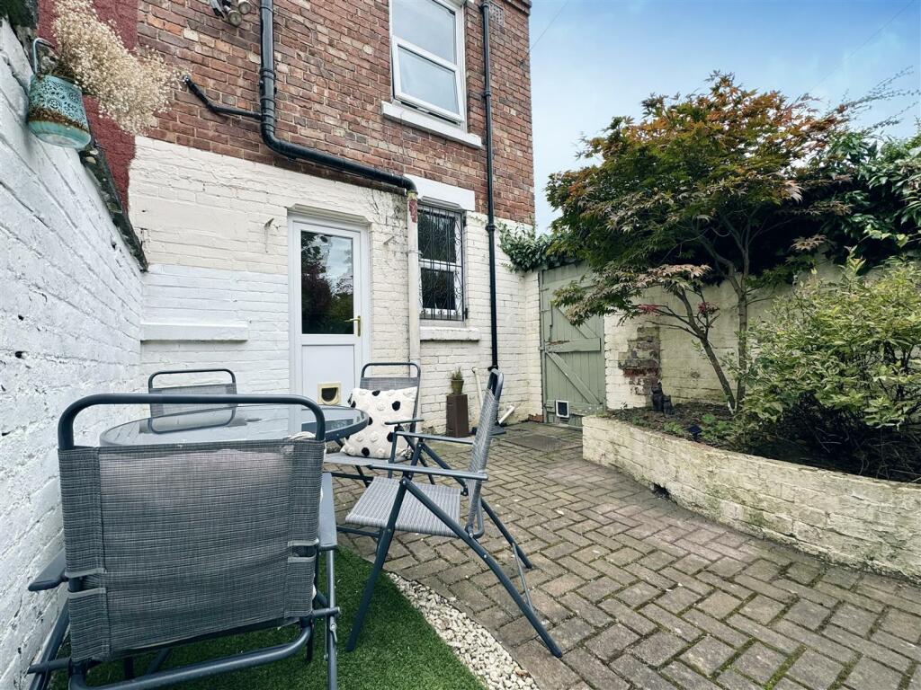 Rear courtyard