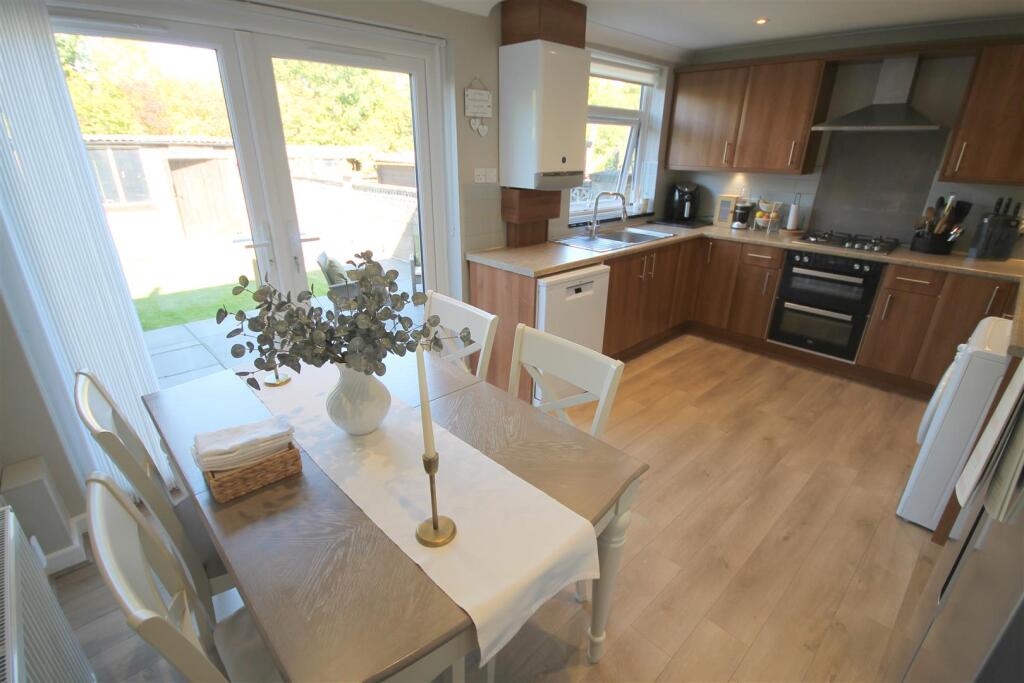 WR Dining Lounge.JPG