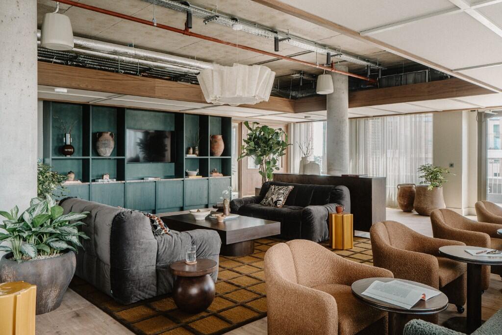 Panoramic Lounge