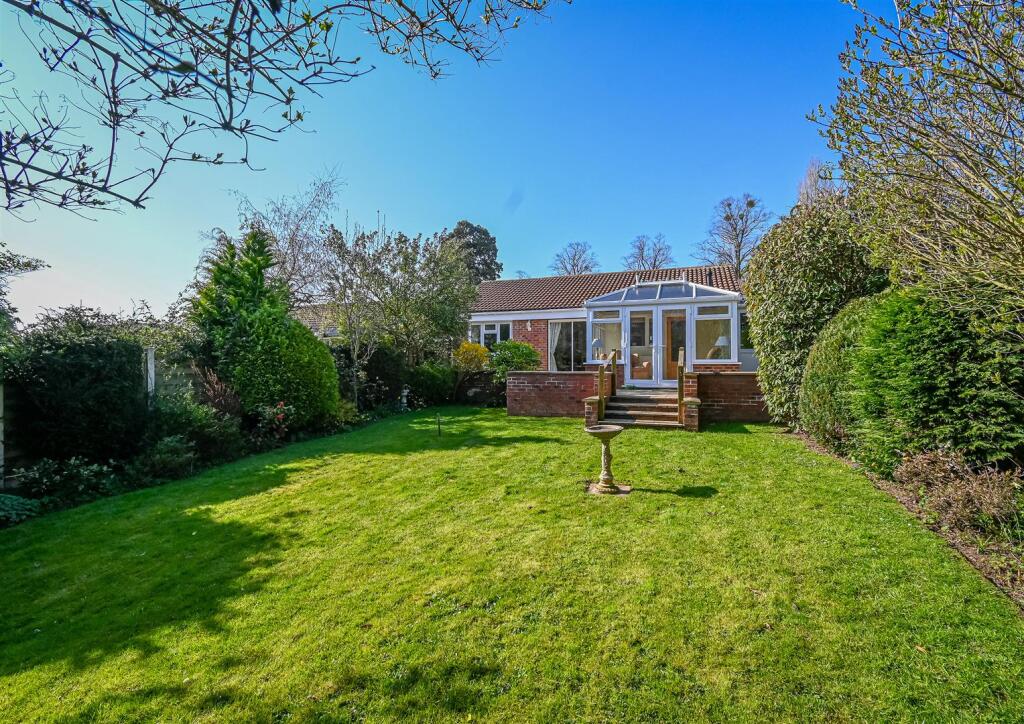13 Claremont Drive-06.jpg