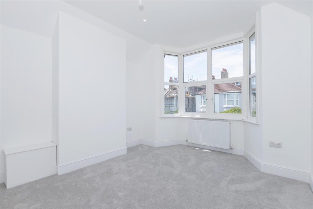 For Sale by Aspire Residential | Pembury  Road