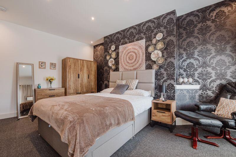 impressive principal bedroom