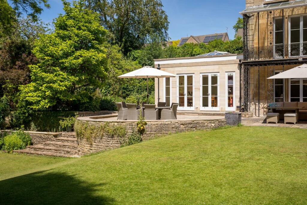 81 - Chipping Croft - GL8 8DQ - Web.jpg