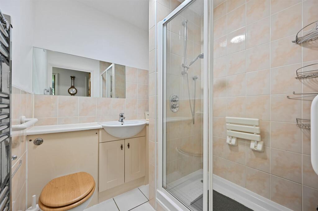RCREE - 3 bampton court - Shower Room.jpg