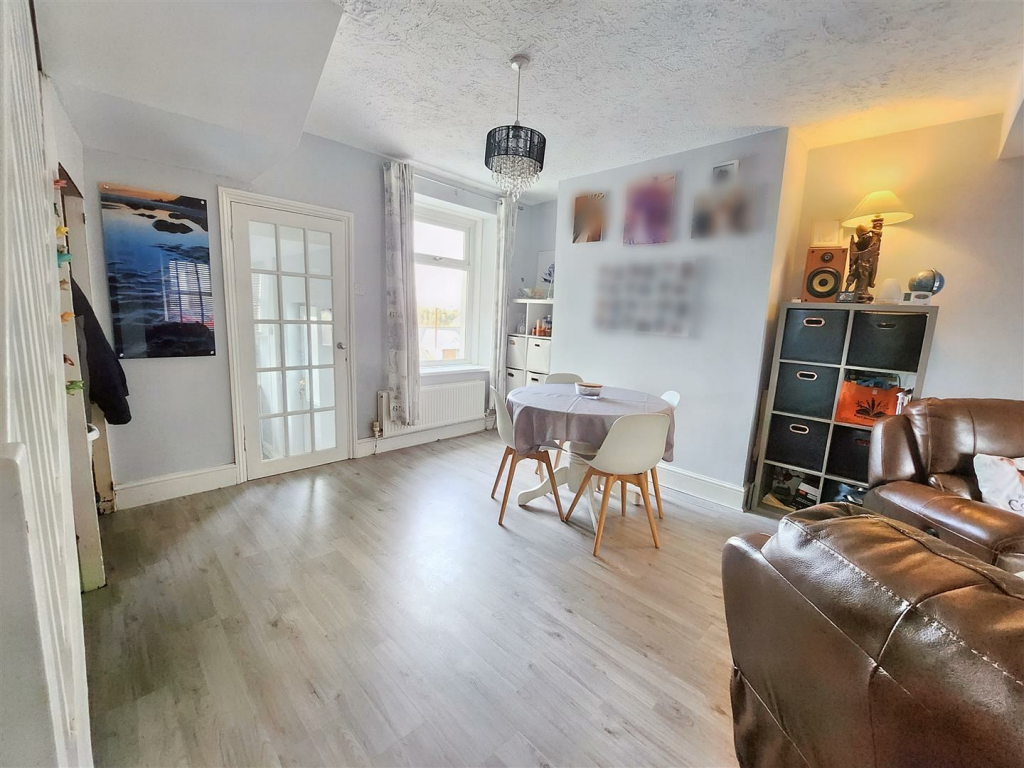 Dining Room - Use.png