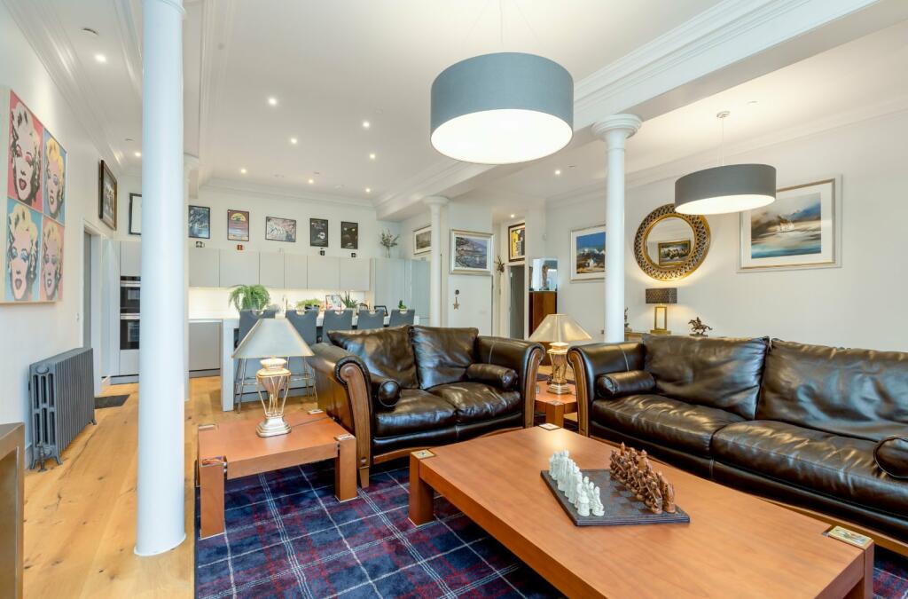 Living Room/Kitchen
