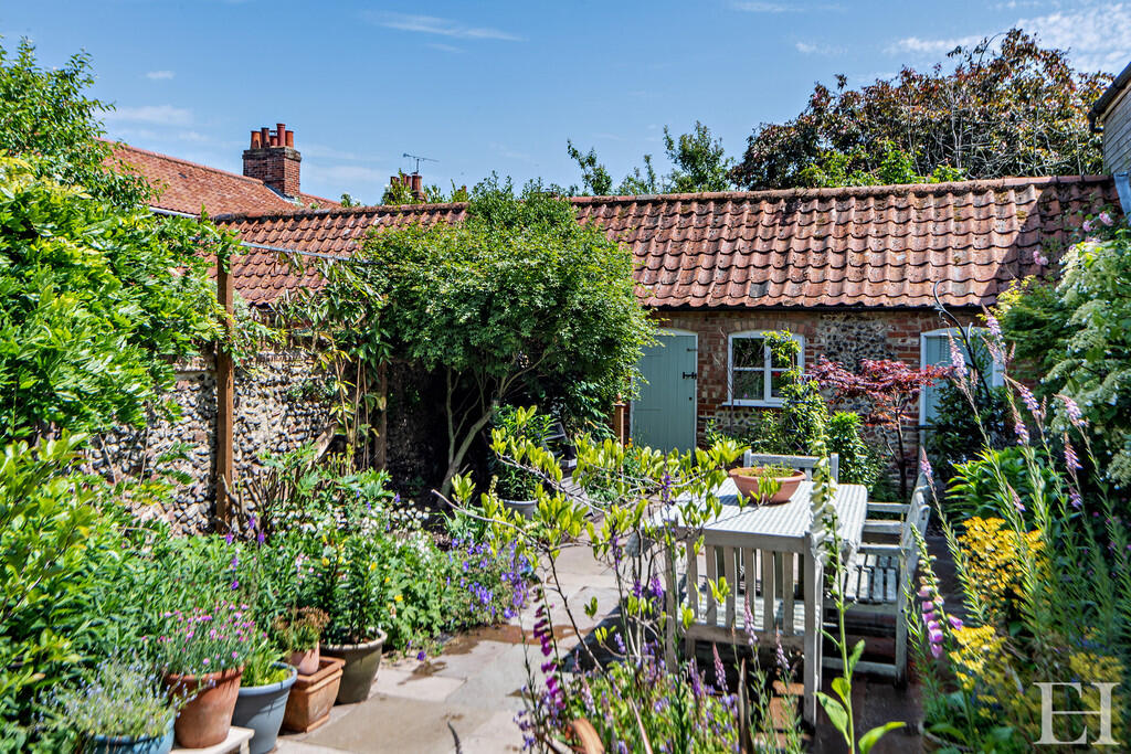 8651484-exteriorW...