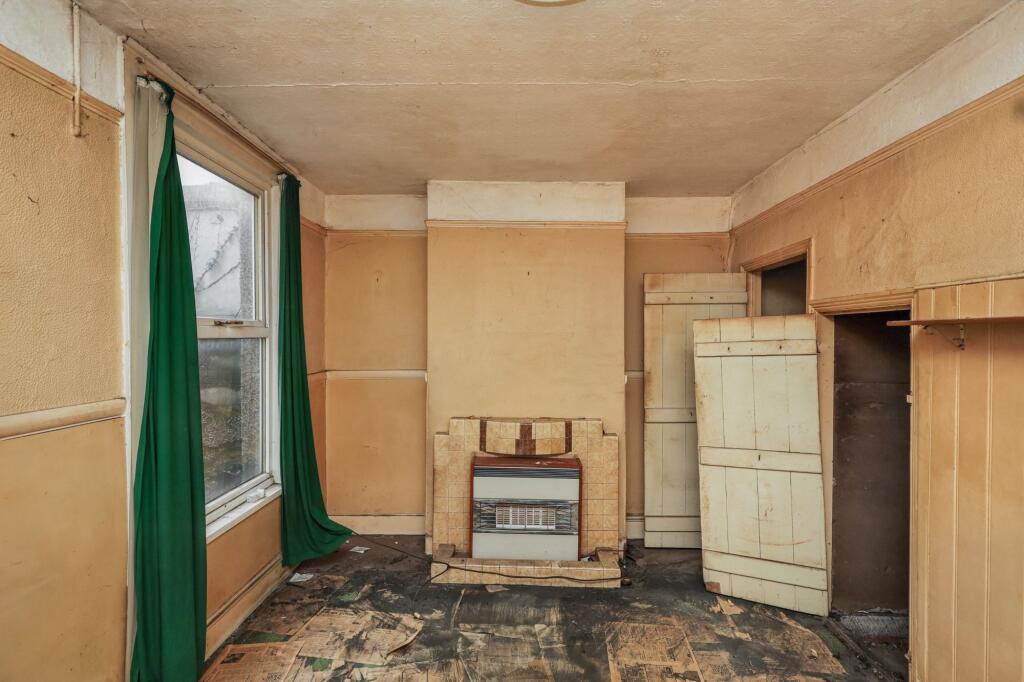 6 Tramway Avenue, Edmonton, N9 8PE