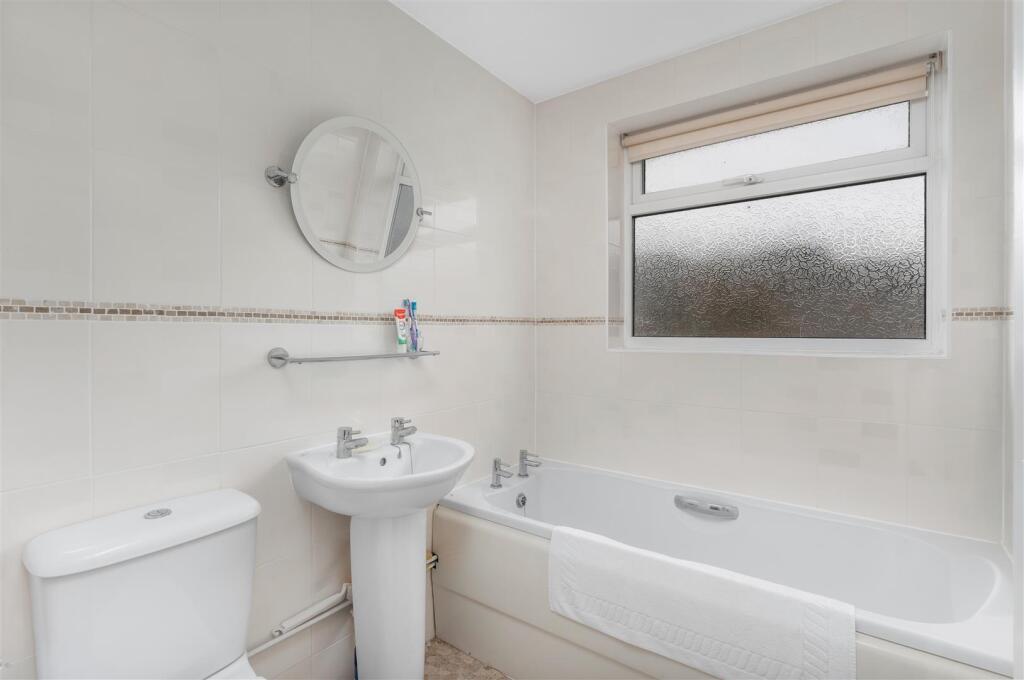 6 Wolseley Close, Banbury-24.jpg