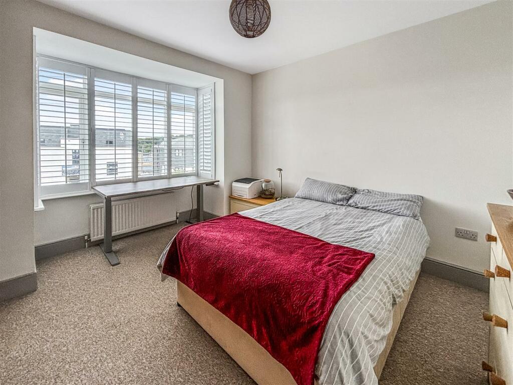 Bed 1.jpg